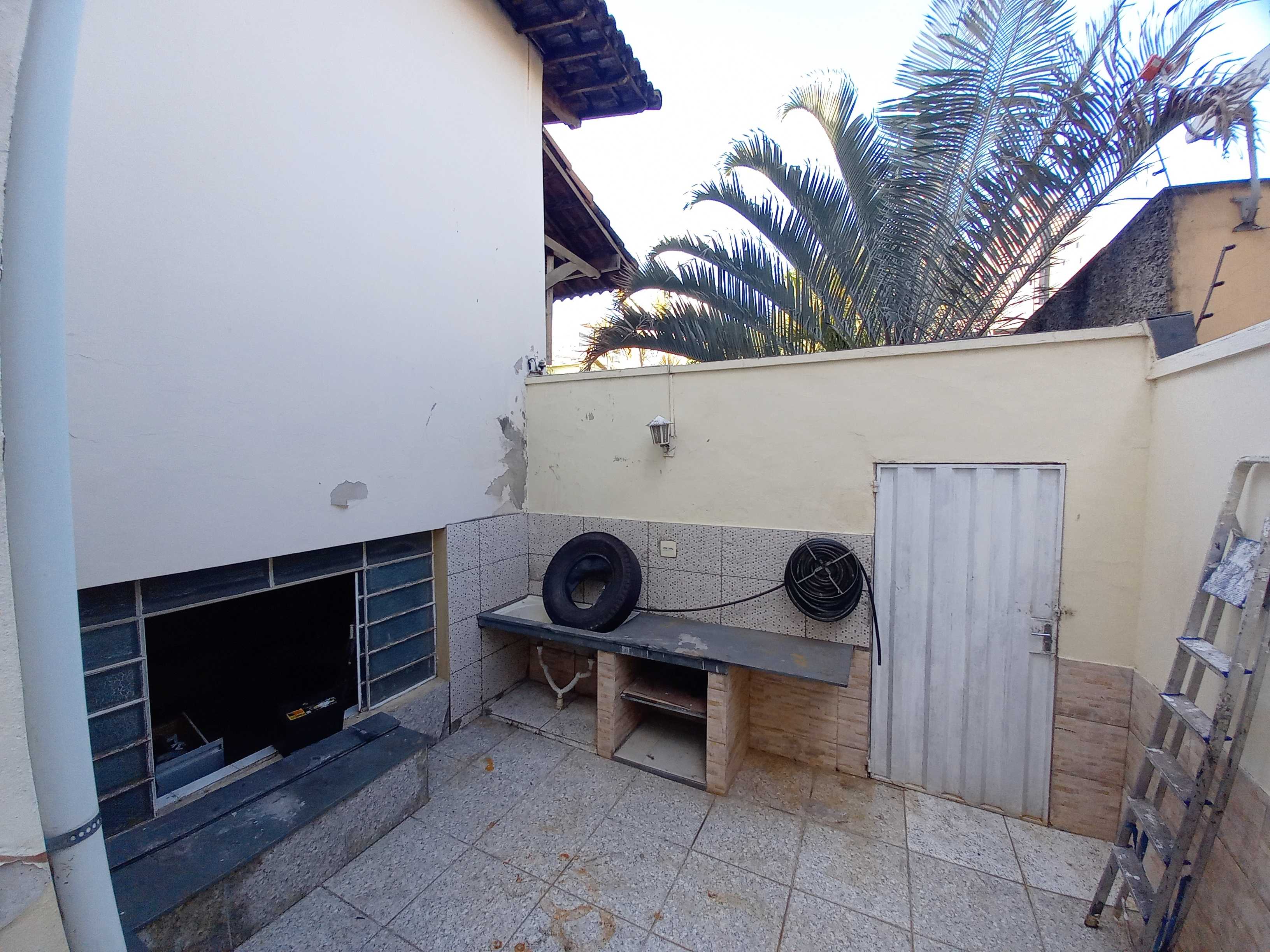 Casa à venda com 5 quartos, 300m² - Foto 5