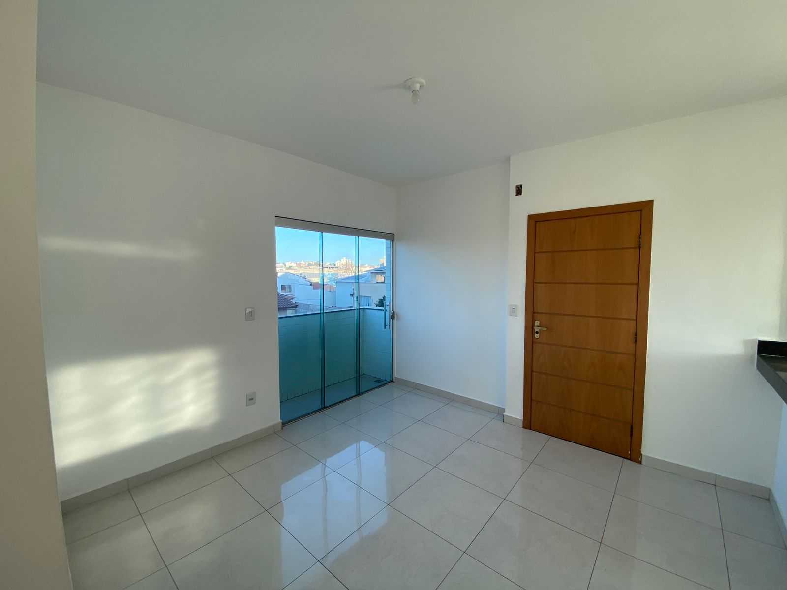 Apartamento à venda com 3 quartos, 75m² - Foto 2