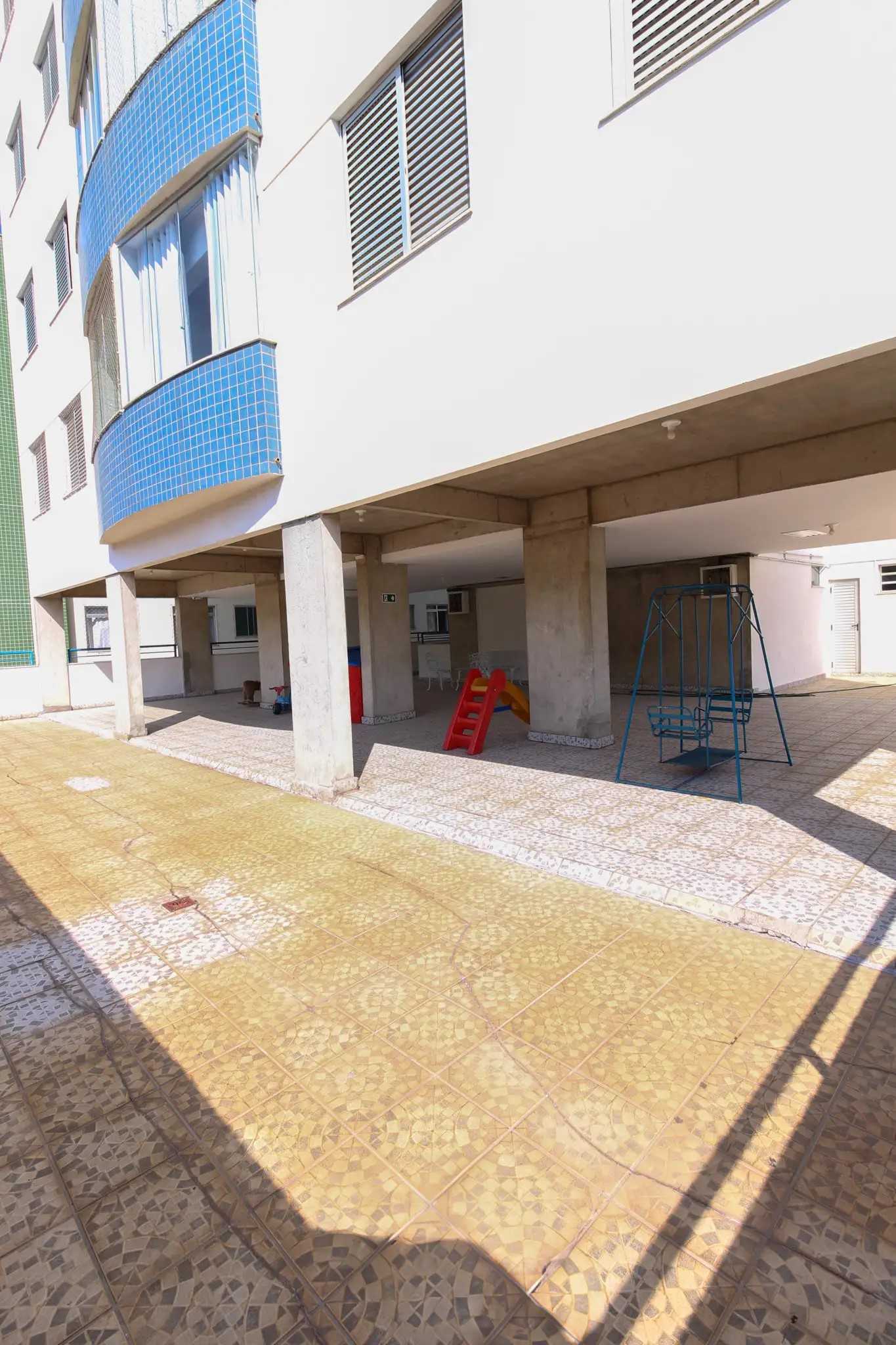 Apartamento à venda com 3 quartos, 75m² - Foto 1