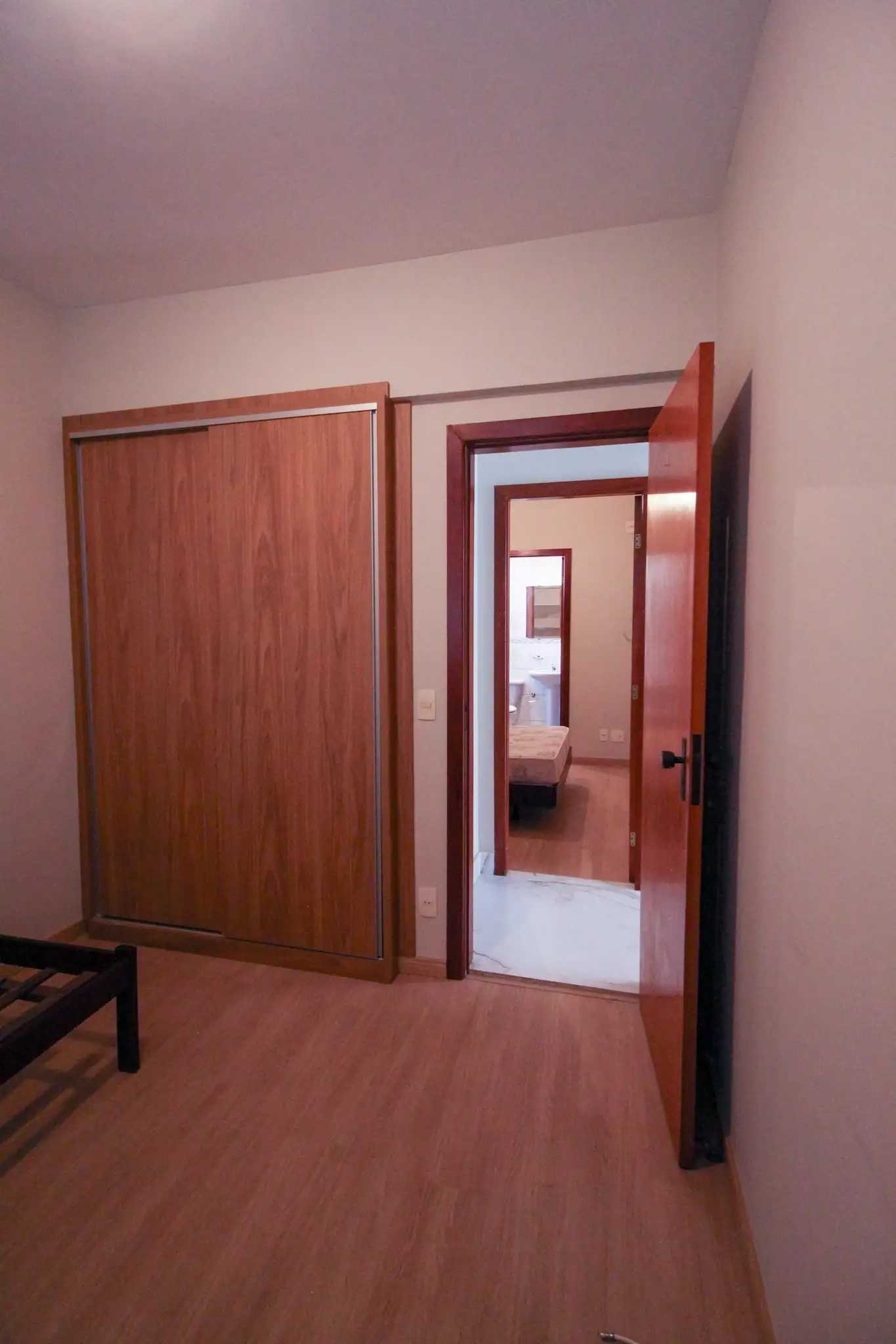 Apartamento à venda com 3 quartos, 75m² - Foto 8