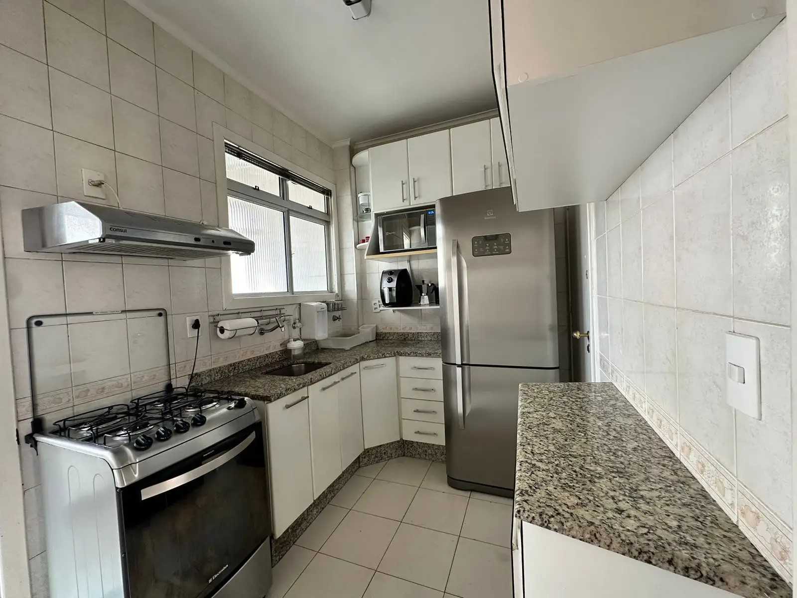 Apartamento à venda com 3 quartos, 100m² - Foto 4