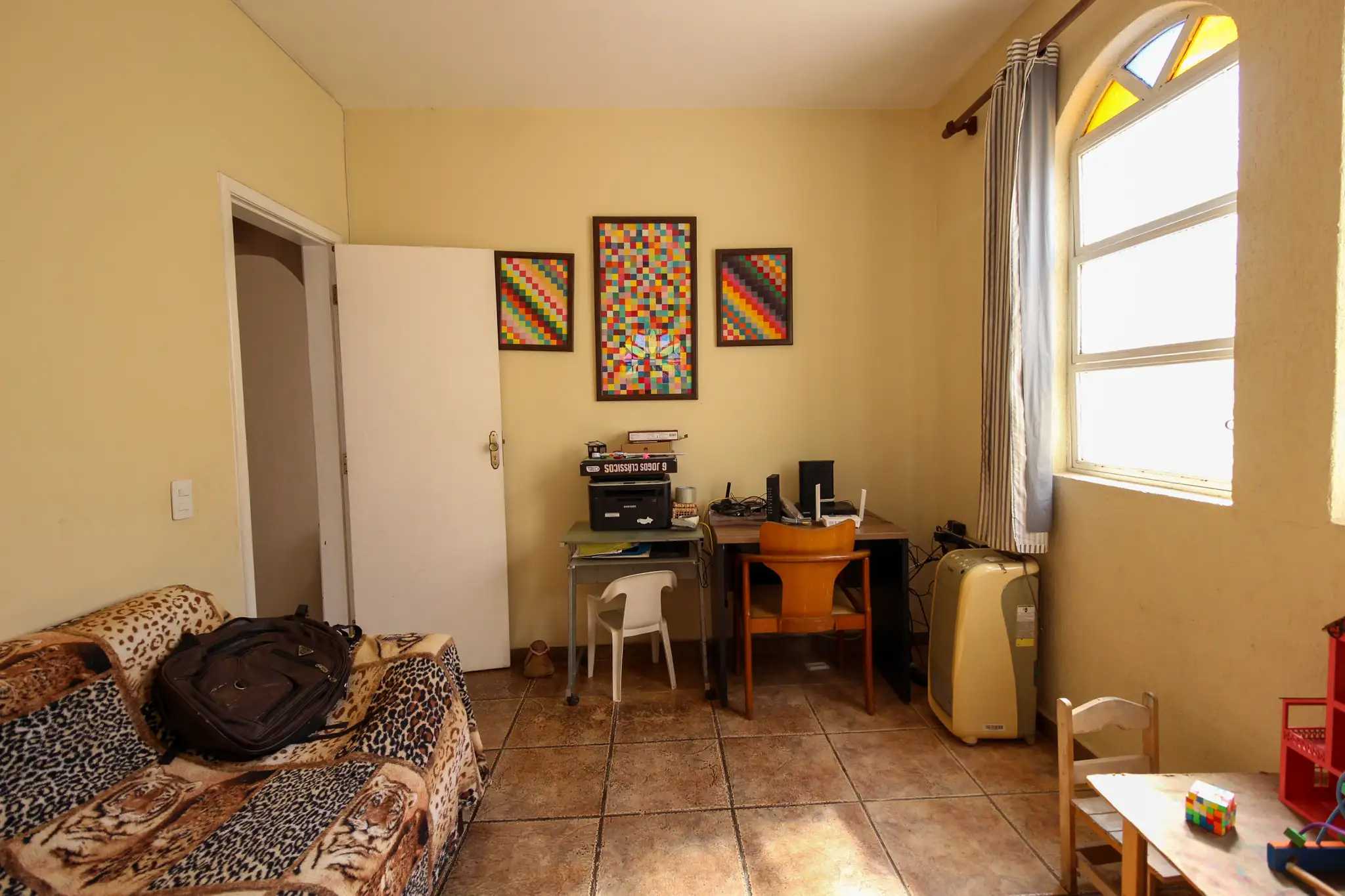 Casa à venda com 5 quartos, 260m² - Foto 4