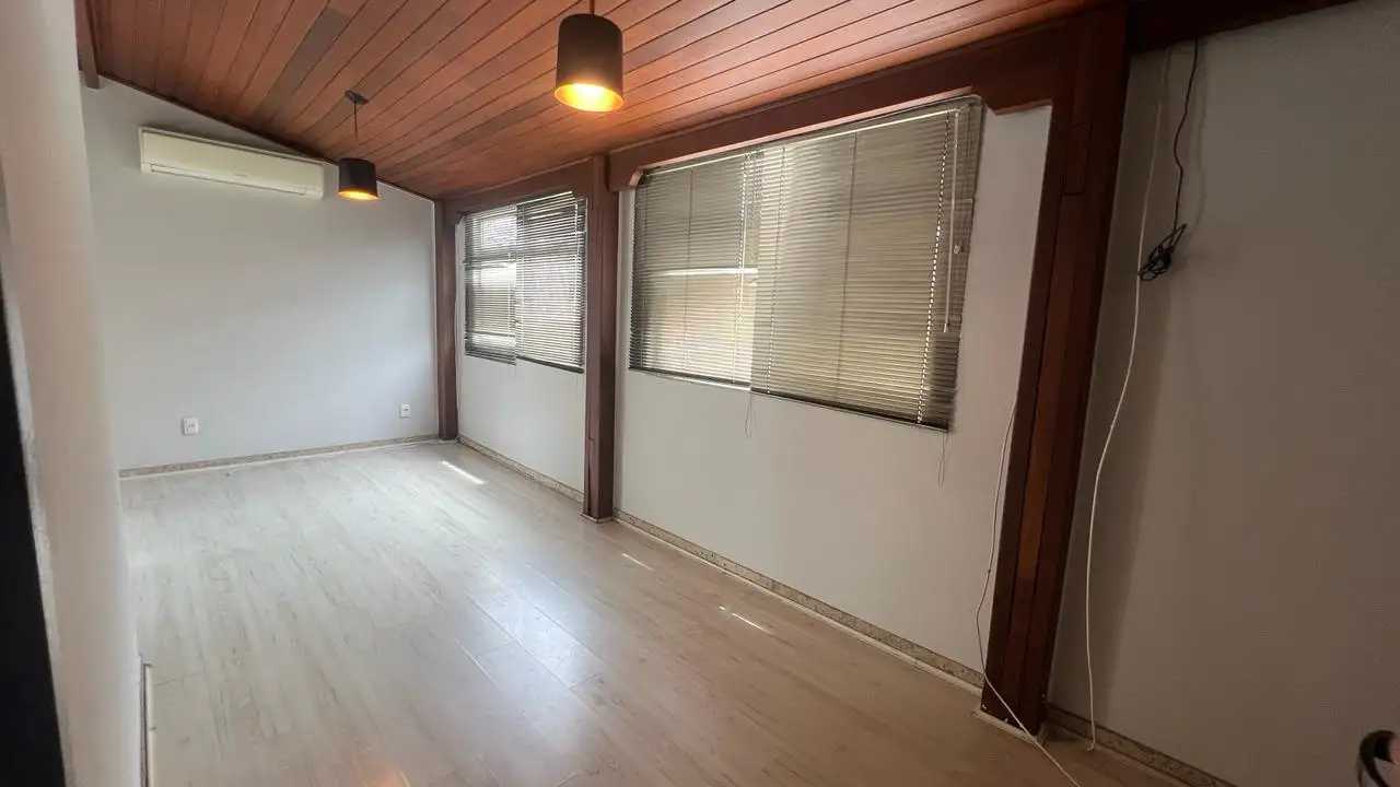 Apartamento à venda com 4 quartos, 145m² - Foto 2