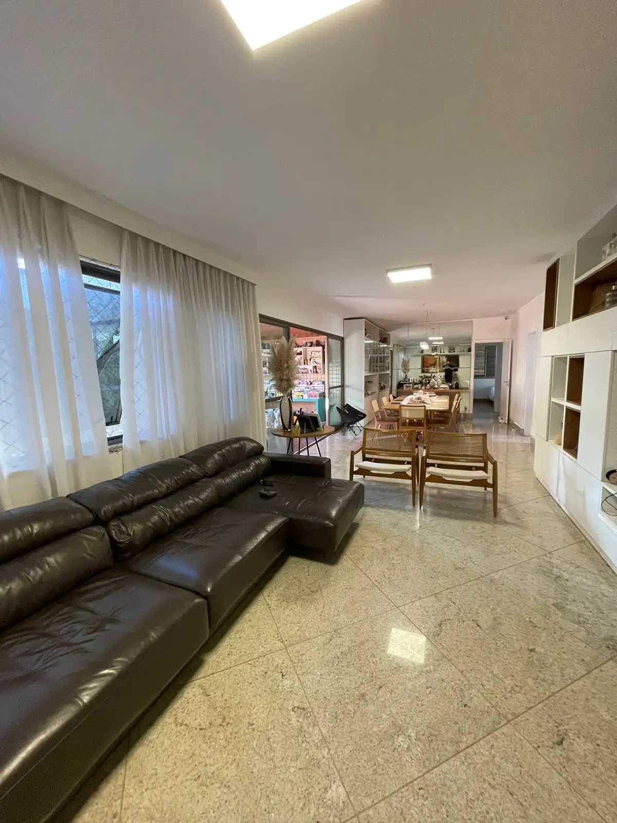 Apartamento à venda com 4 quartos, 174m² - Foto 2