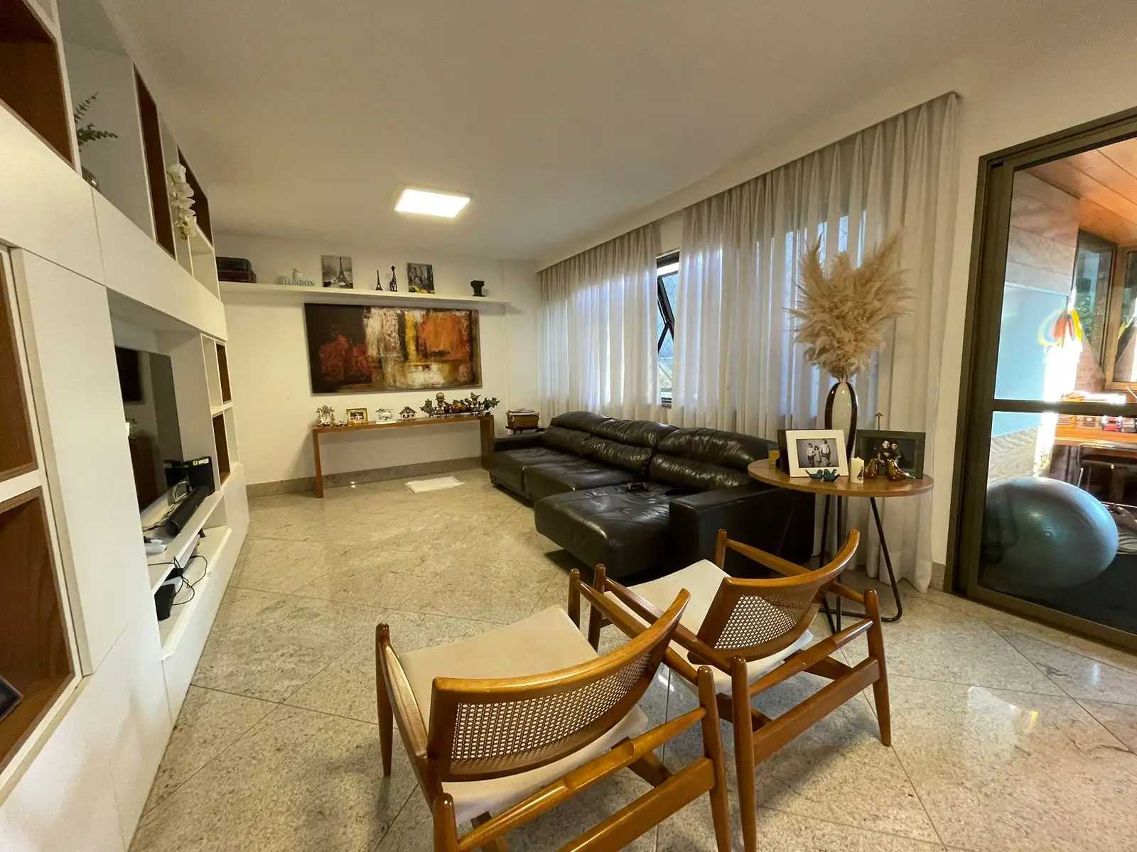 Apartamento à venda com 4 quartos, 174m² - Foto 3