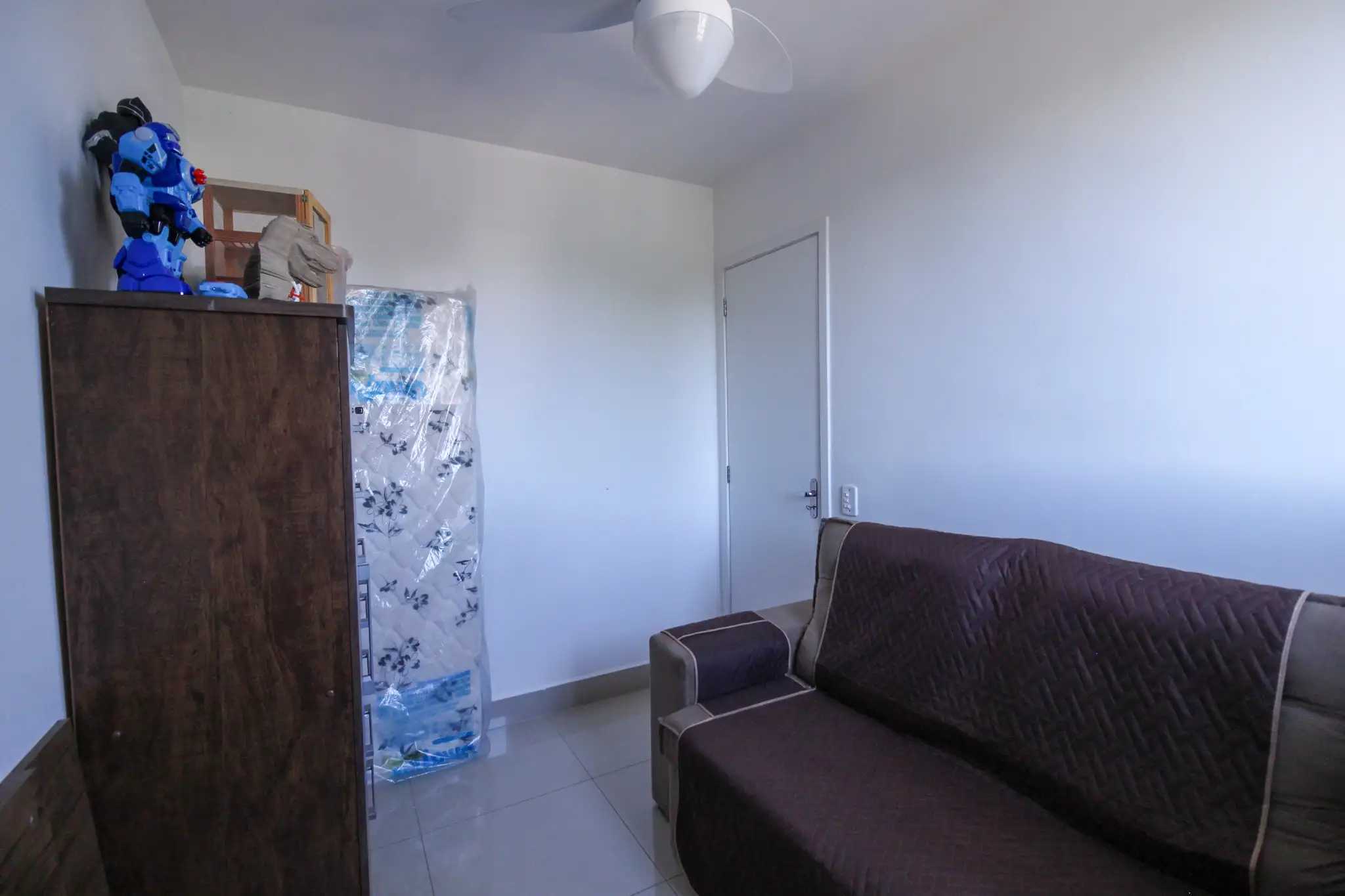 Apartamento à venda com 3 quartos, 80m² - Foto 2