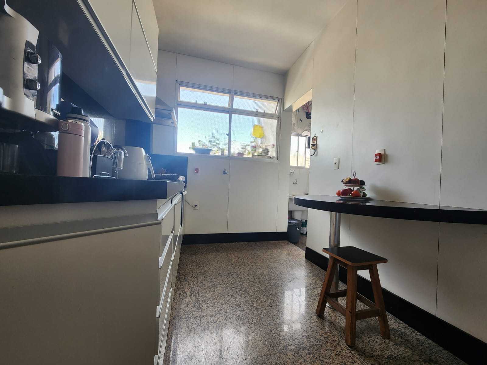 Apartamento à venda com 4 quartos, 131m² - Foto 12