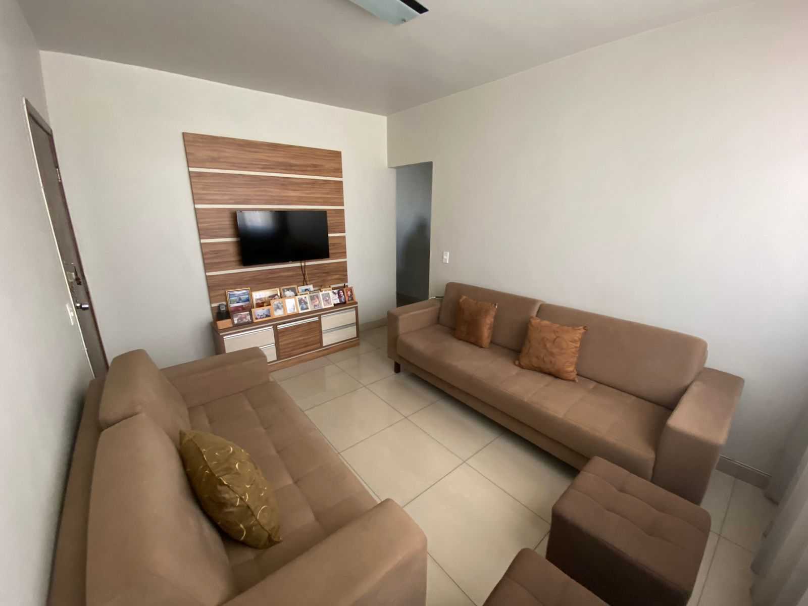 Apartamento à venda com 3 quartos, 77m² - Foto 1