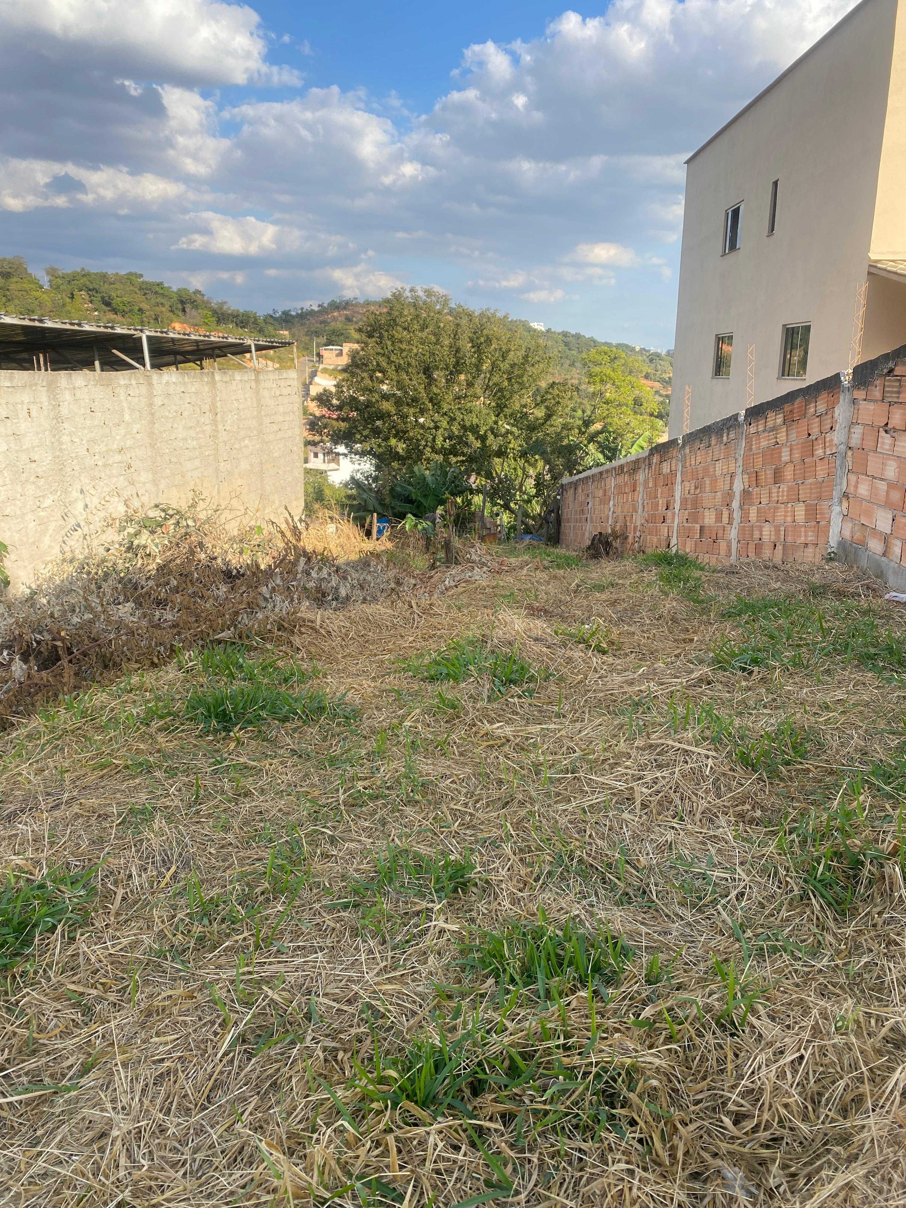 Terreno à venda, 381m² - Foto 1