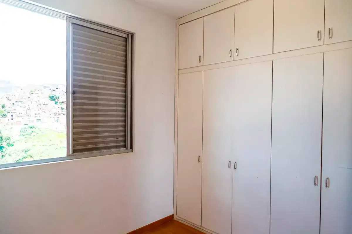 Apartamento à venda com 2 quartos, 85m² - Foto 4