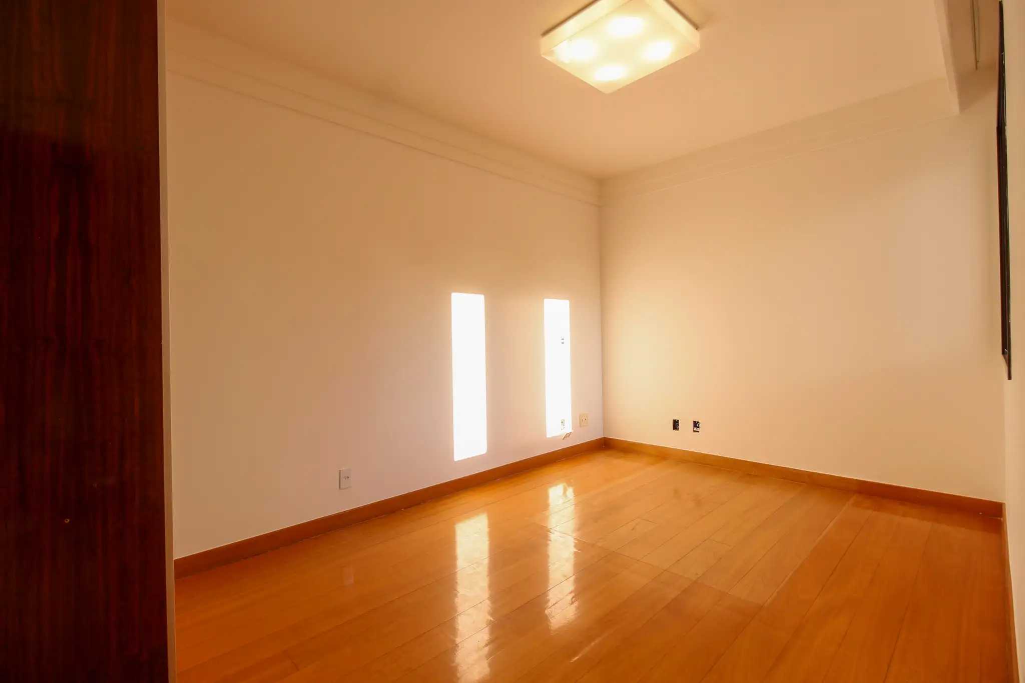 Apartamento à venda com 4 quartos, 216m² - Foto 17