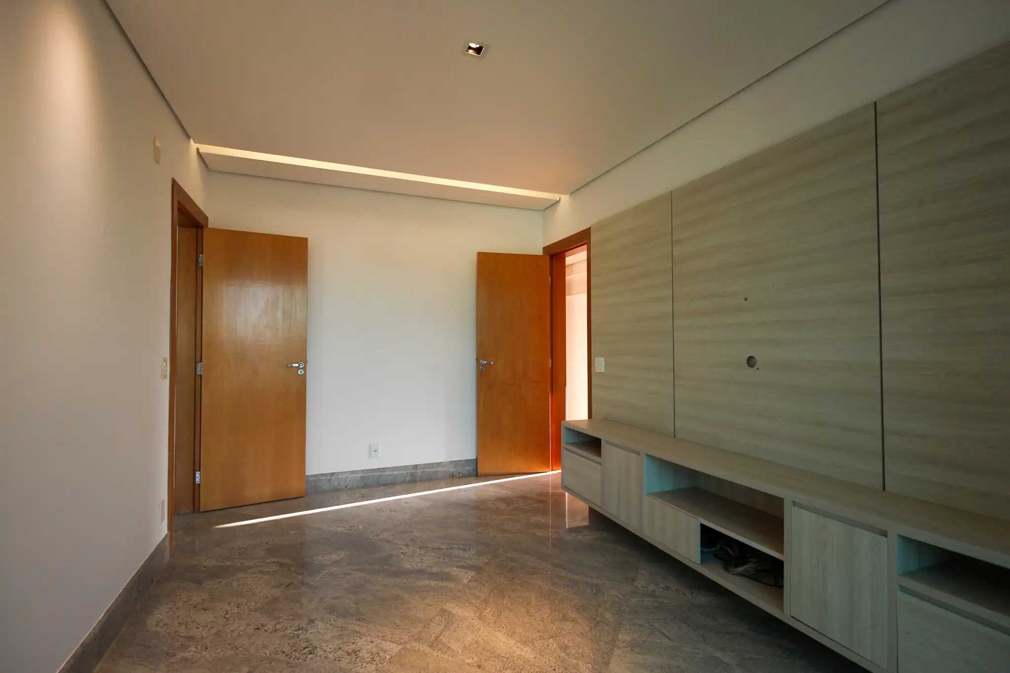 Apartamento à venda com 4 quartos, 216m² - Foto 16