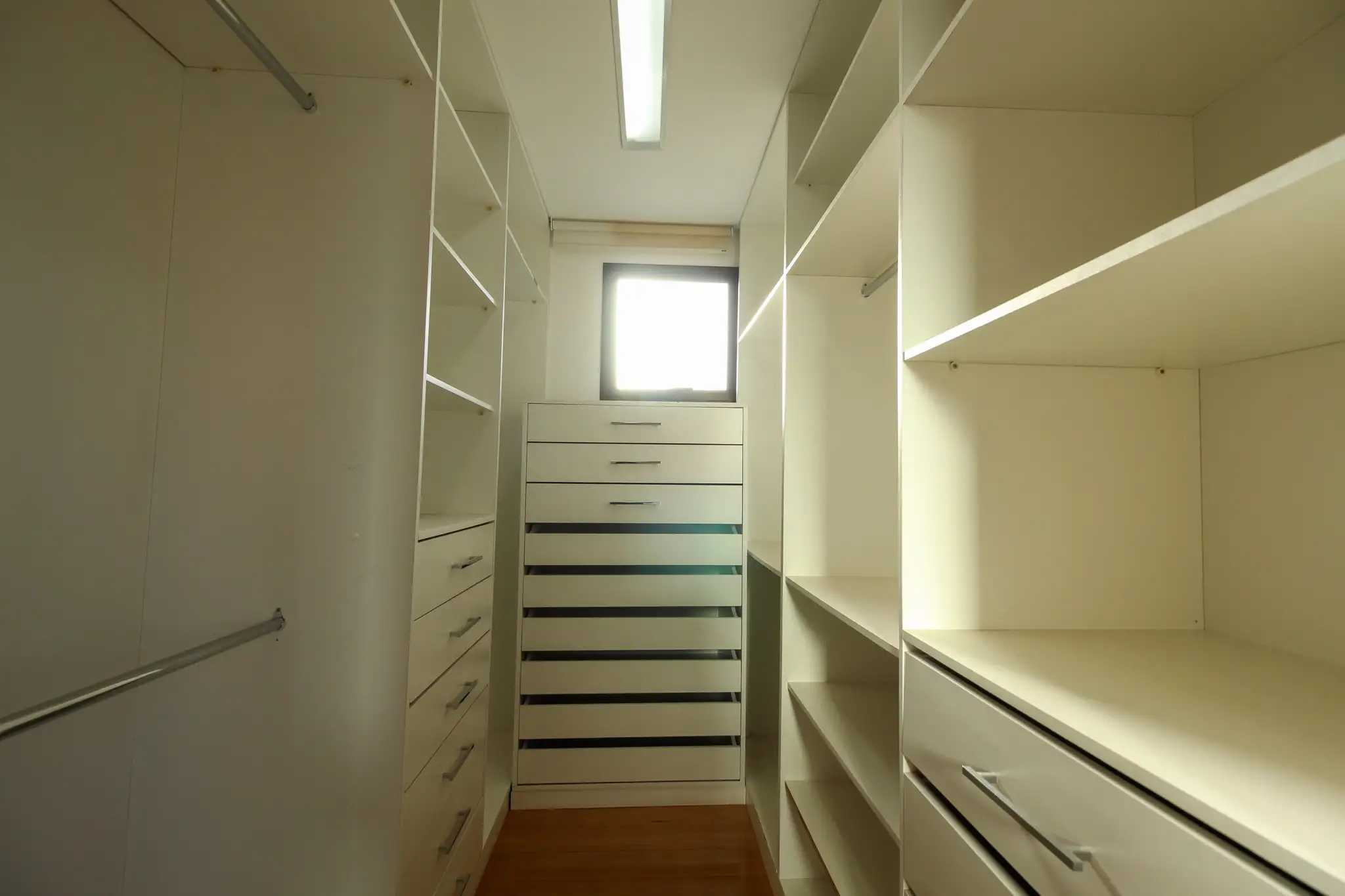 Apartamento à venda com 4 quartos, 216m² - Foto 18