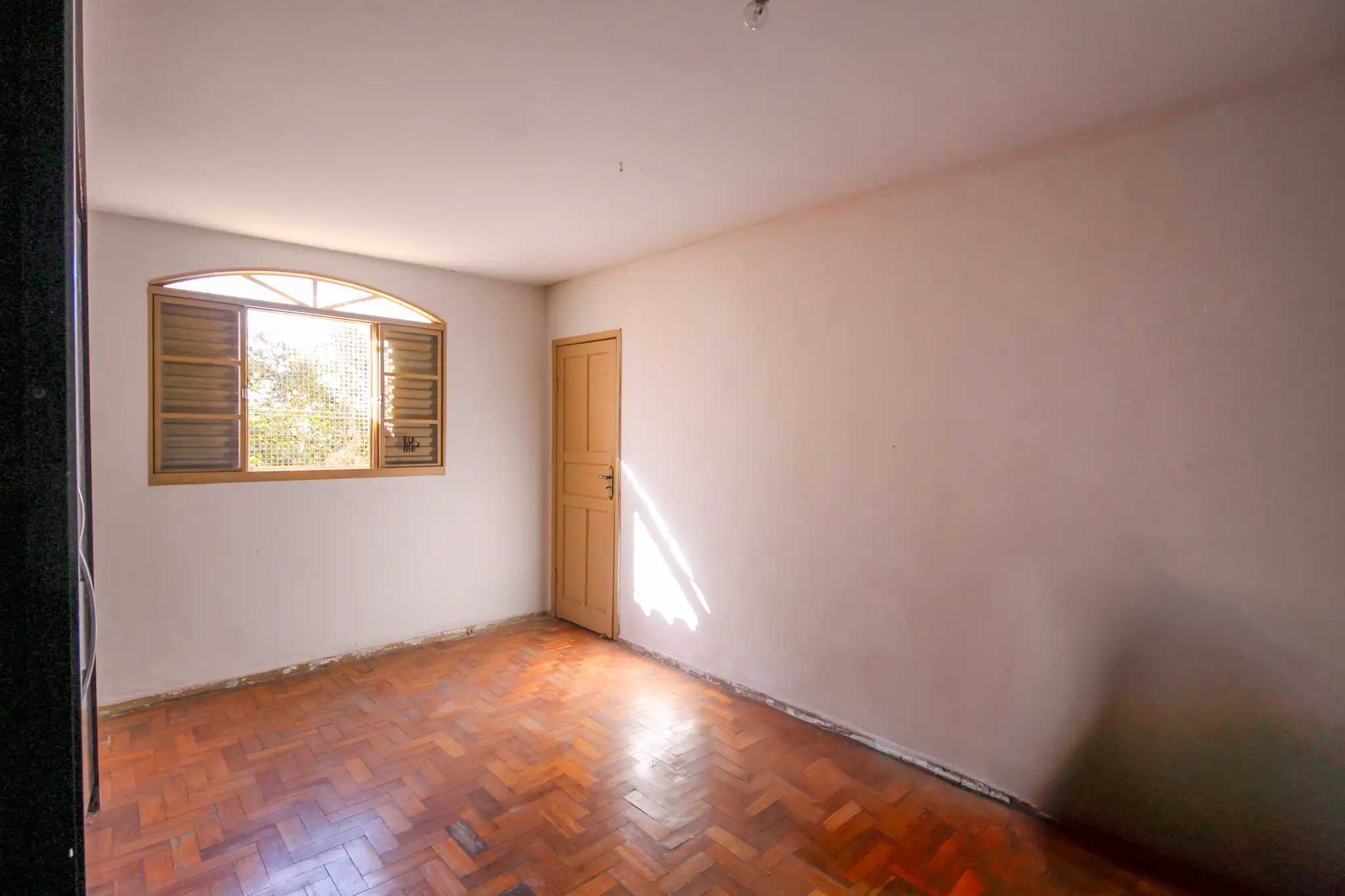 Casa à venda com 4 quartos, 185m² - Foto 14