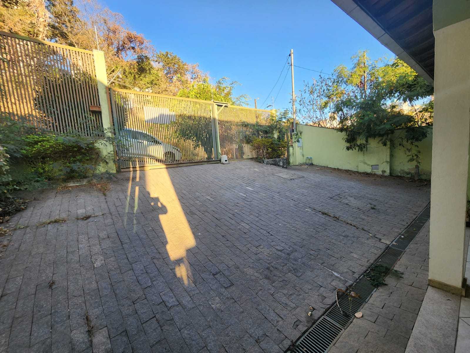 Casa à venda com 7 quartos, 314m² - Foto 1