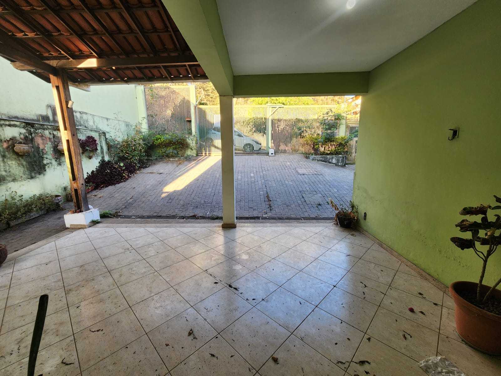 Casa à venda com 7 quartos, 314m² - Foto 2