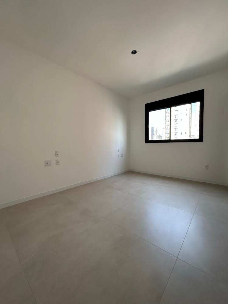 Apartamento à venda com 2 quartos, 68m² - Foto 6