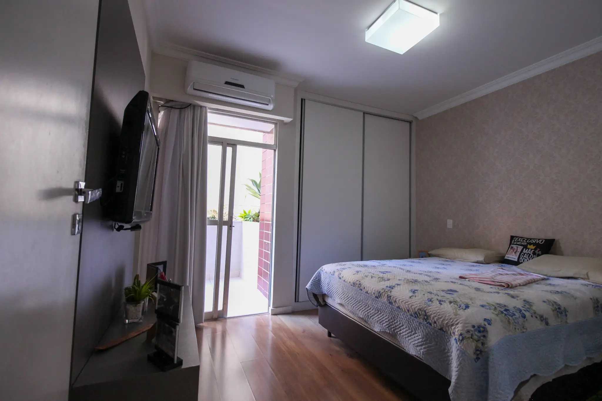 Apartamento à venda com 3 quartos, 122m² - Foto 2