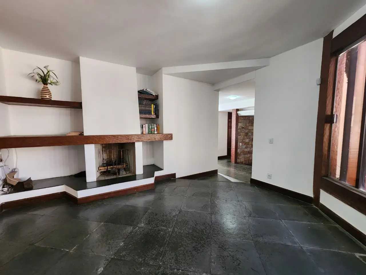 Casa à venda com 5 quartos, 342m² - Foto 13