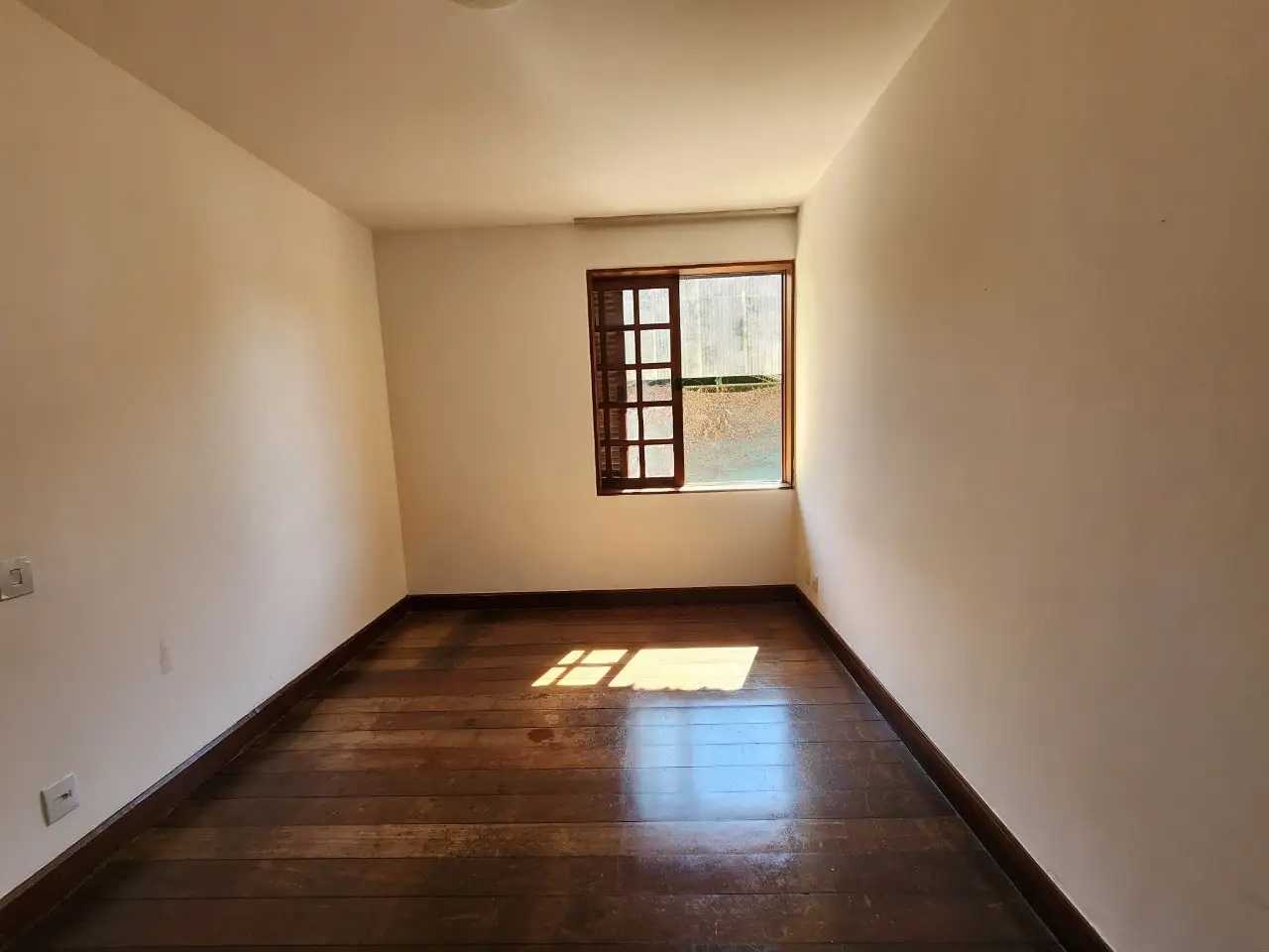 Casa à venda com 5 quartos, 342m² - Foto 25