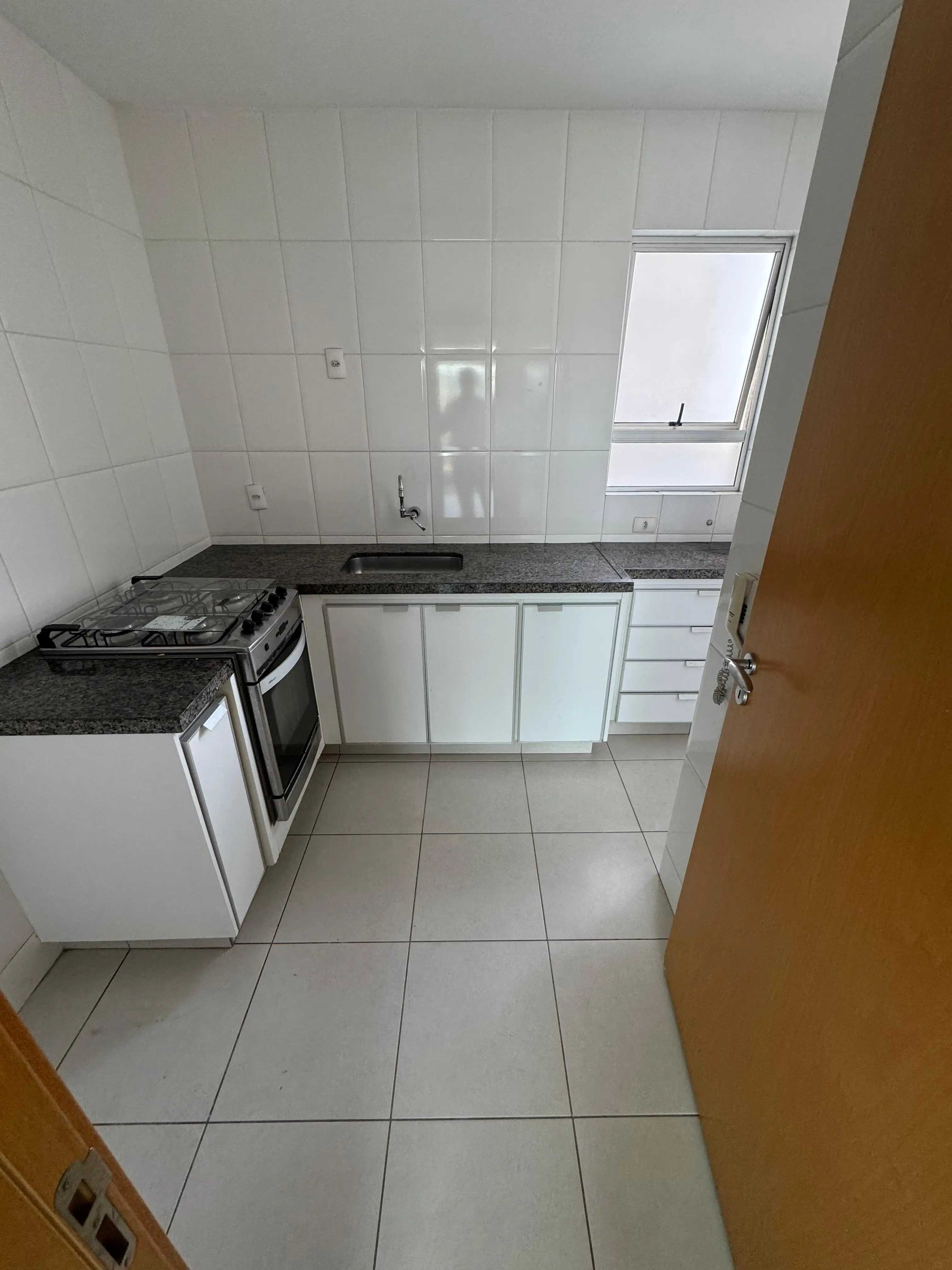 Apartamento à venda com 3 quartos, 74m² - Foto 1