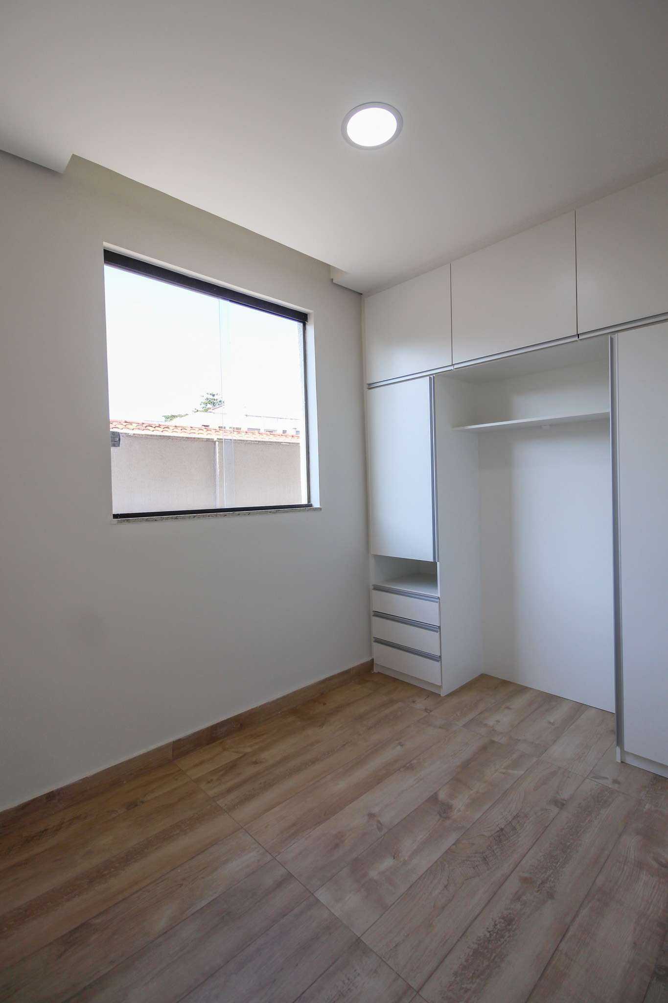 Apartamento à venda com 3 quartos, 90m² - Foto 2