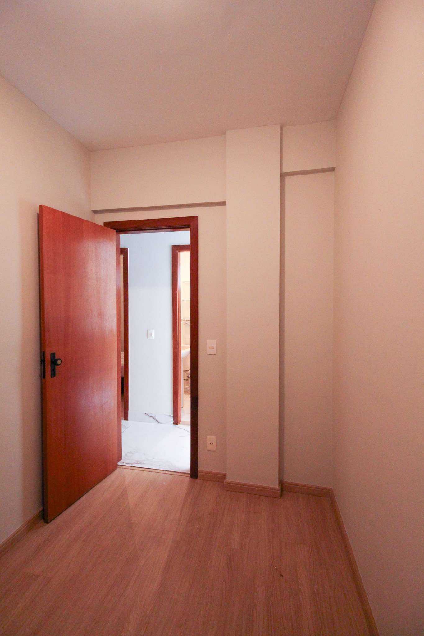 Apartamento à venda com 3 quartos, 75m² - Foto 18