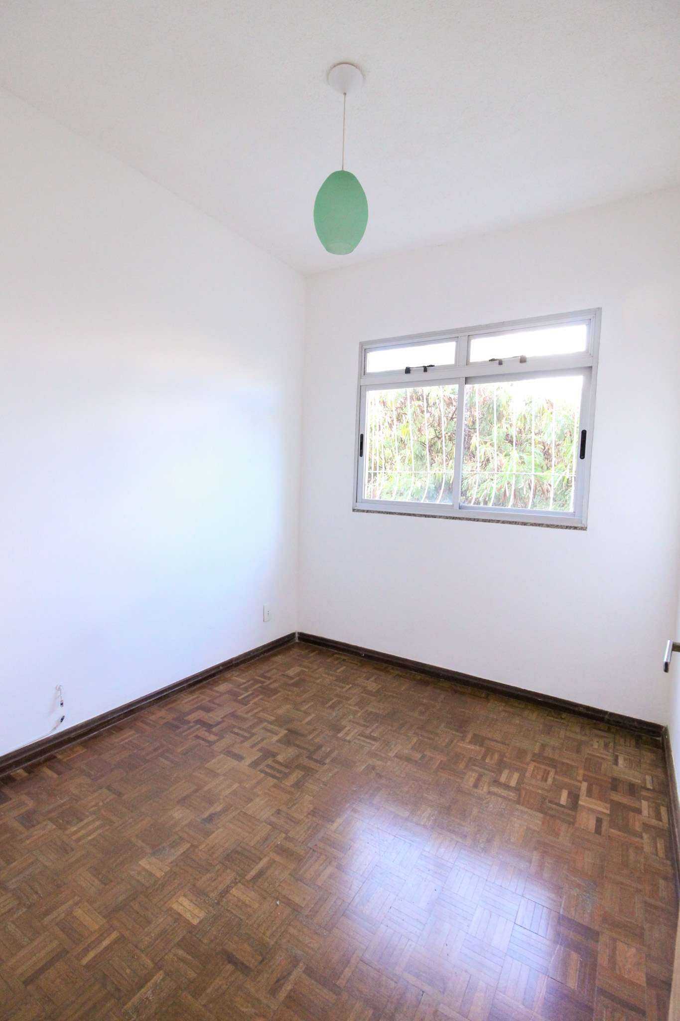 Apartamento à venda com 3 quartos, 70m² - Foto 2