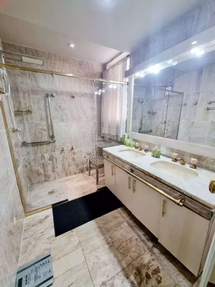 Apartamento à venda com 4 quartos, 230m² - Foto 11