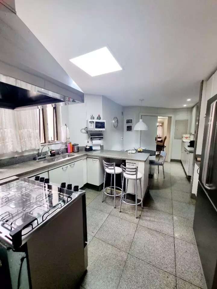 Apartamento à venda com 4 quartos, 230m² - Foto 18