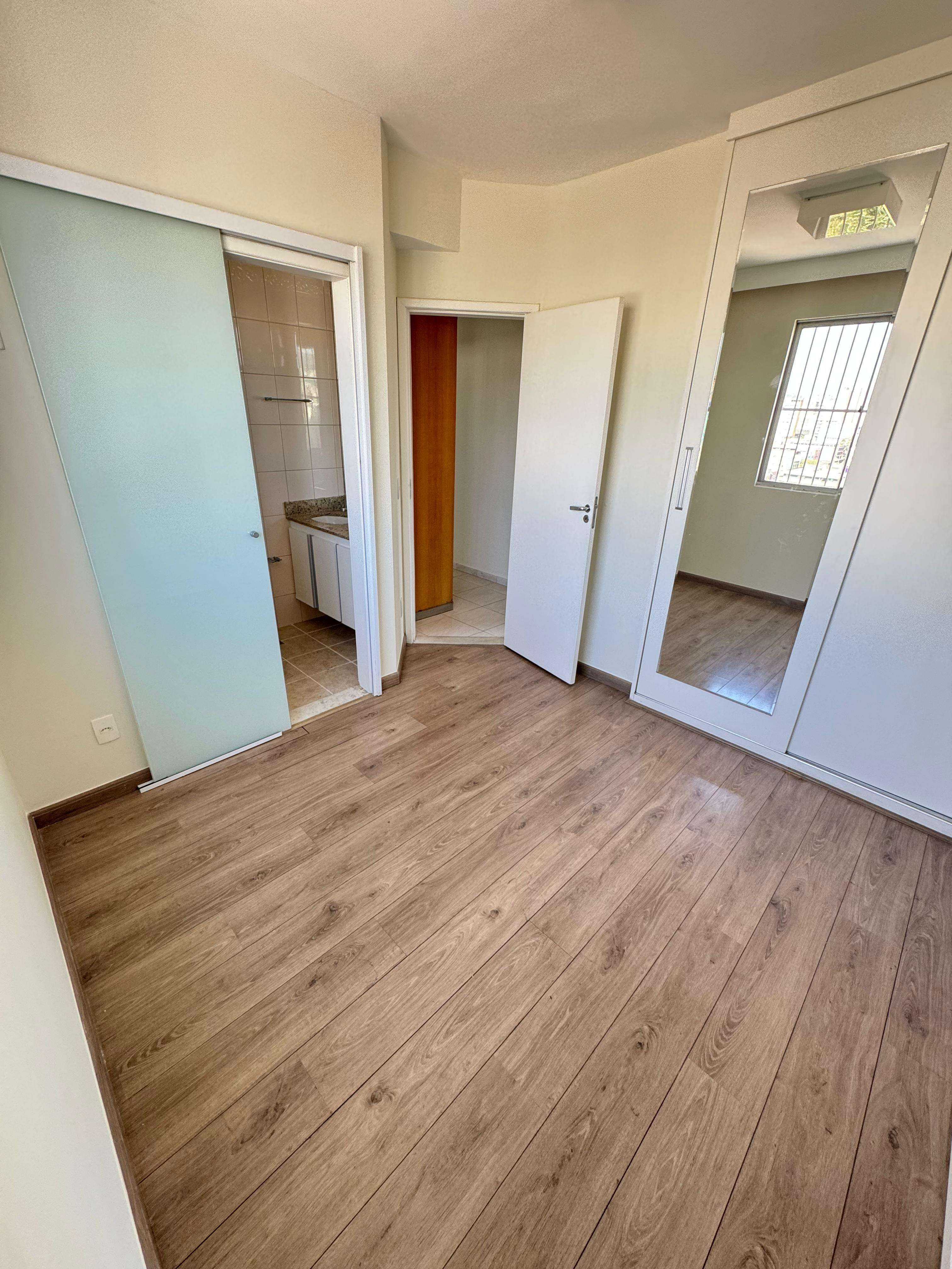 Apartamento à venda com 3 quartos, 75m² - Foto 3