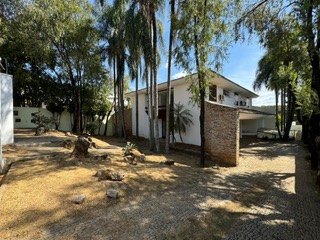 Casa para alugar com 4 quartos, 700m² - Foto 22