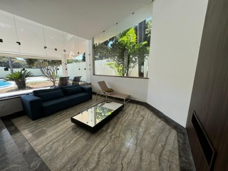 Casa para alugar com 4 quartos, 700m² - Foto 11