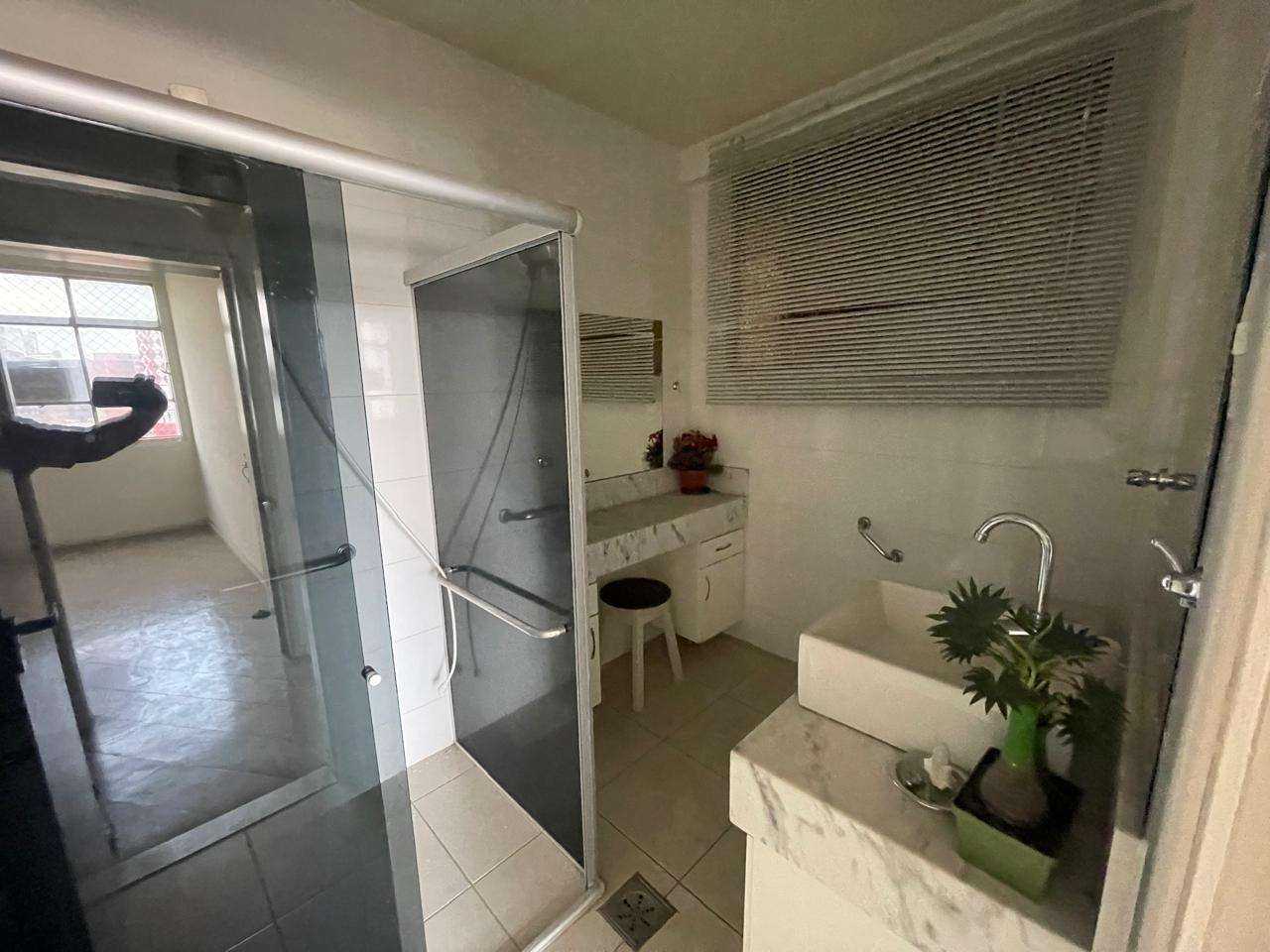 Apartamento à venda com 3 quartos, 128m² - Foto 2