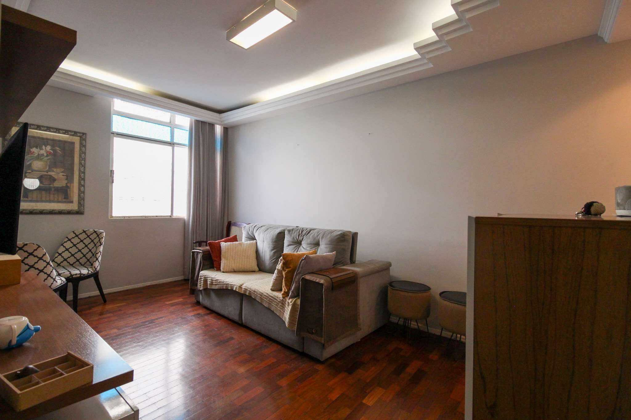 Apartamento à venda com 3 quartos, 111m² - Foto 1