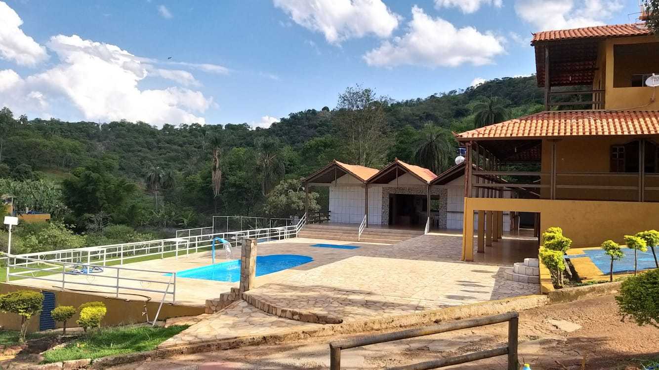 Chácara à venda com 7 quartos, 5000m² - Foto 1