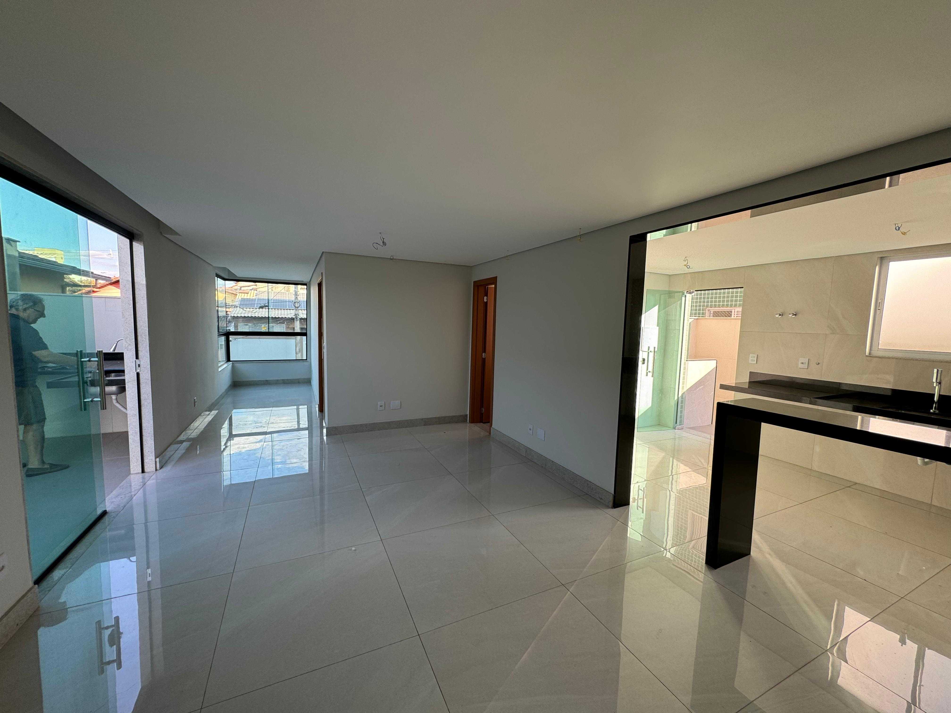 Apartamento à venda com 4 quartos, 183m² - Foto 1