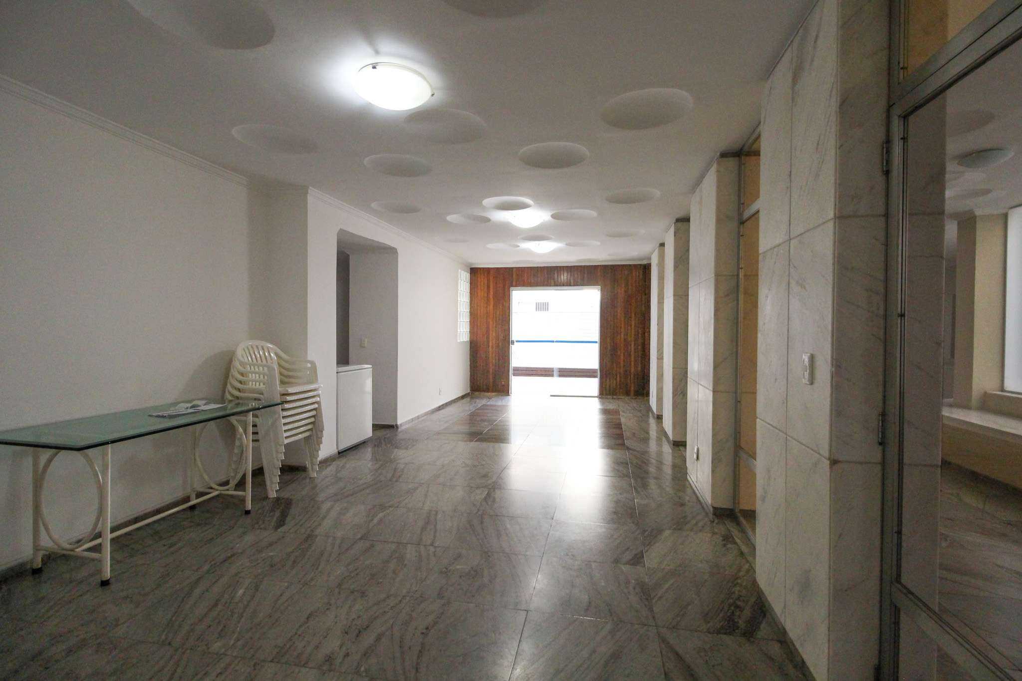 Apartamento à venda com 4 quartos, 302m² - Foto 2