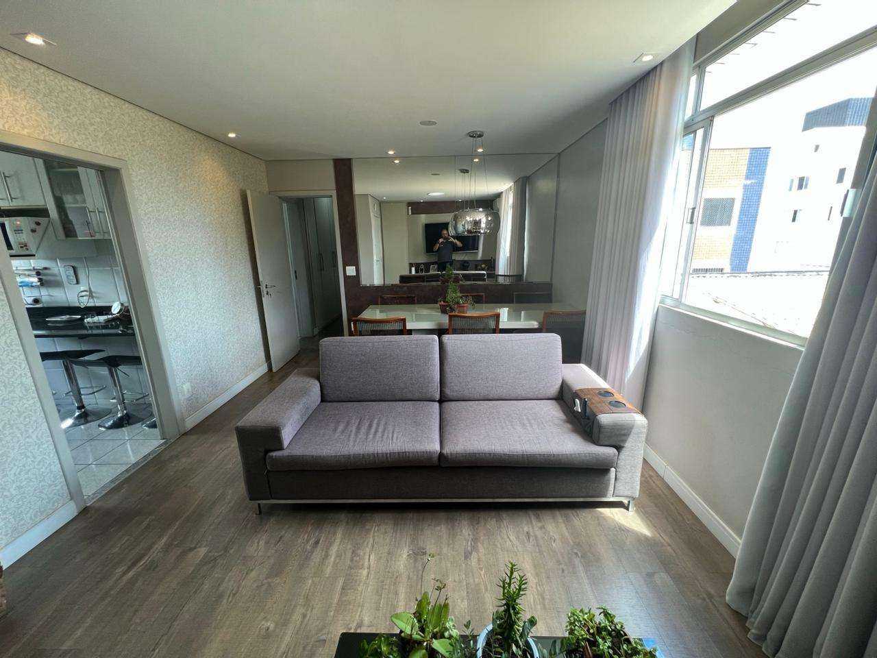 Apartamento à venda com 3 quartos, 121m² - Foto 1