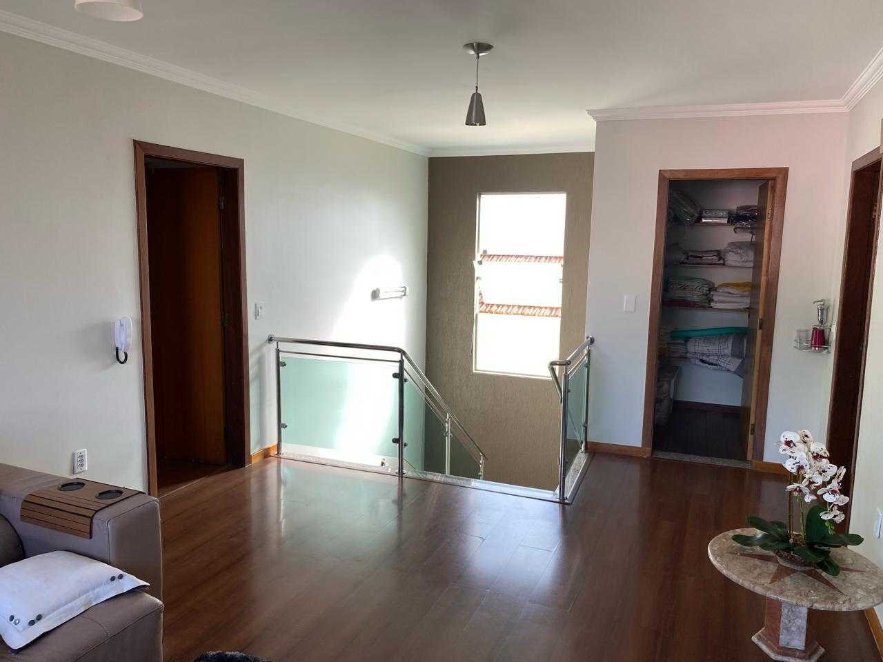 Casa à venda com 6 quartos, 320m² - Foto 21