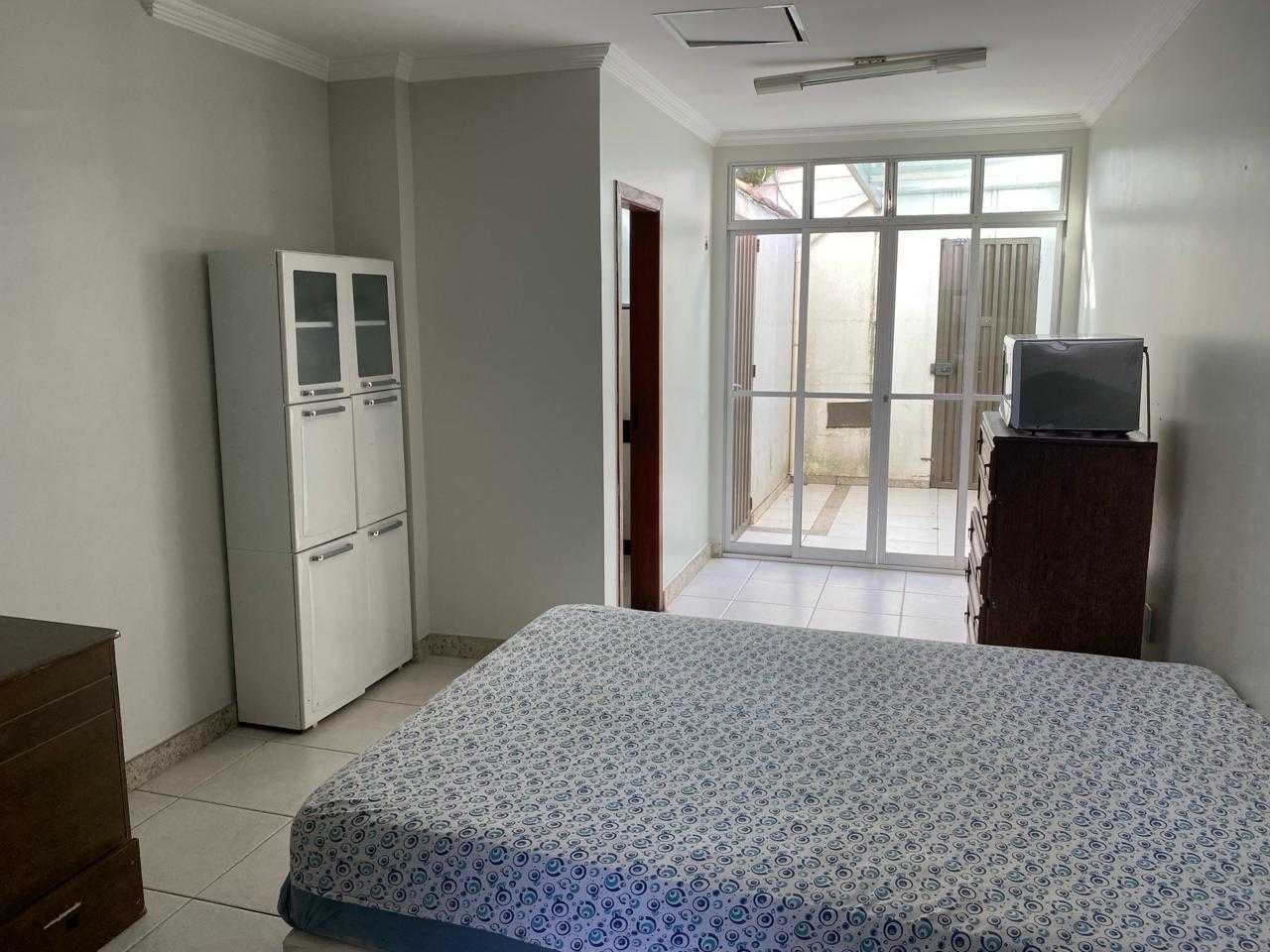 Casa à venda com 6 quartos, 320m² - Foto 15