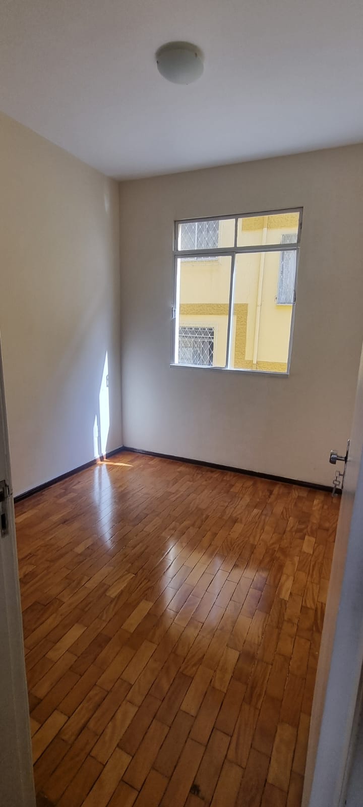 Apartamento para alugar com 3 quartos, 76m² - Foto 3