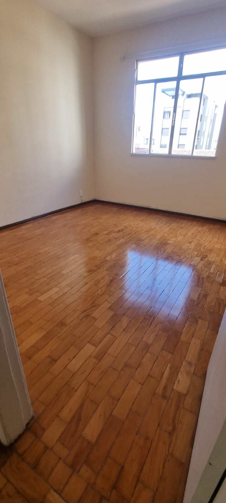 Apartamento para alugar com 3 quartos, 76m² - Foto 2