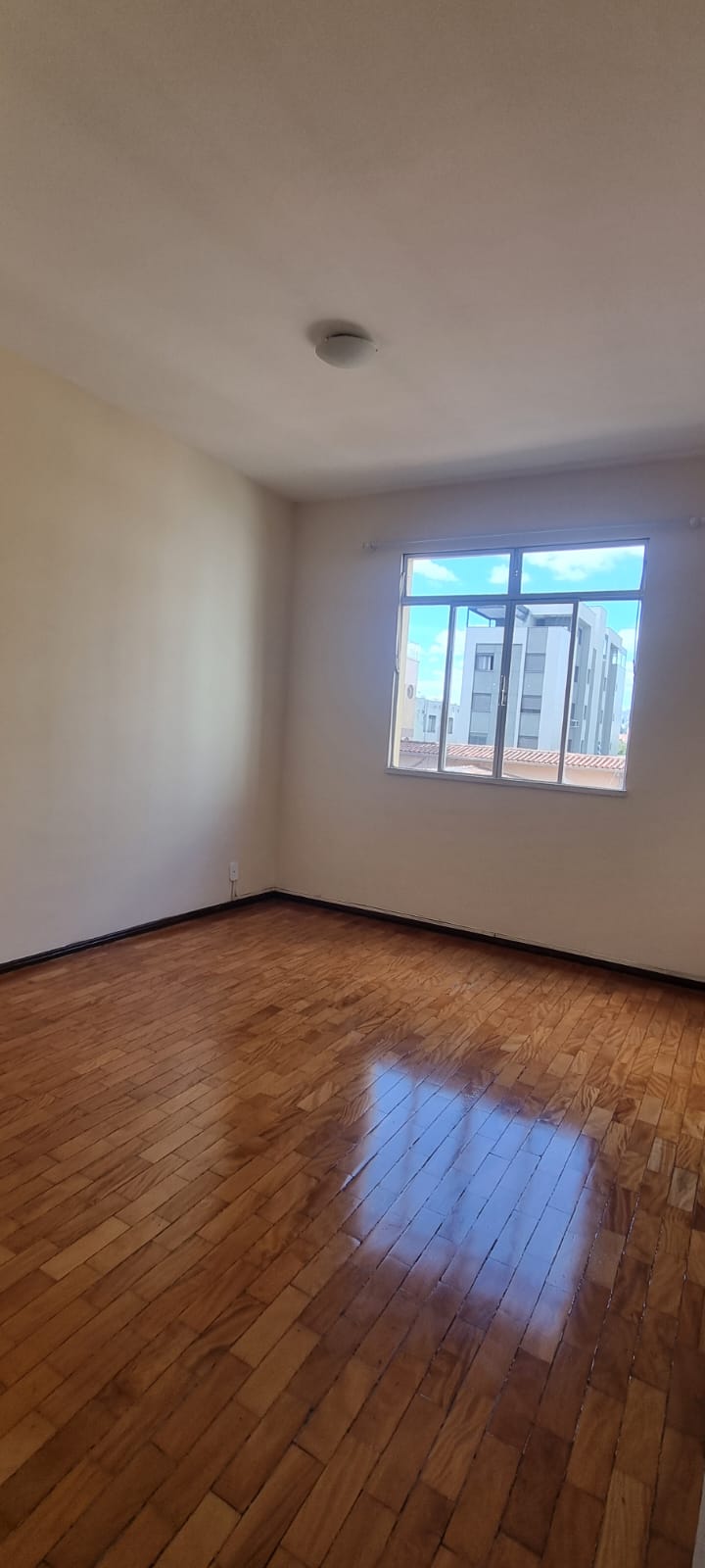 Apartamento para alugar com 3 quartos, 76m² - Foto 1