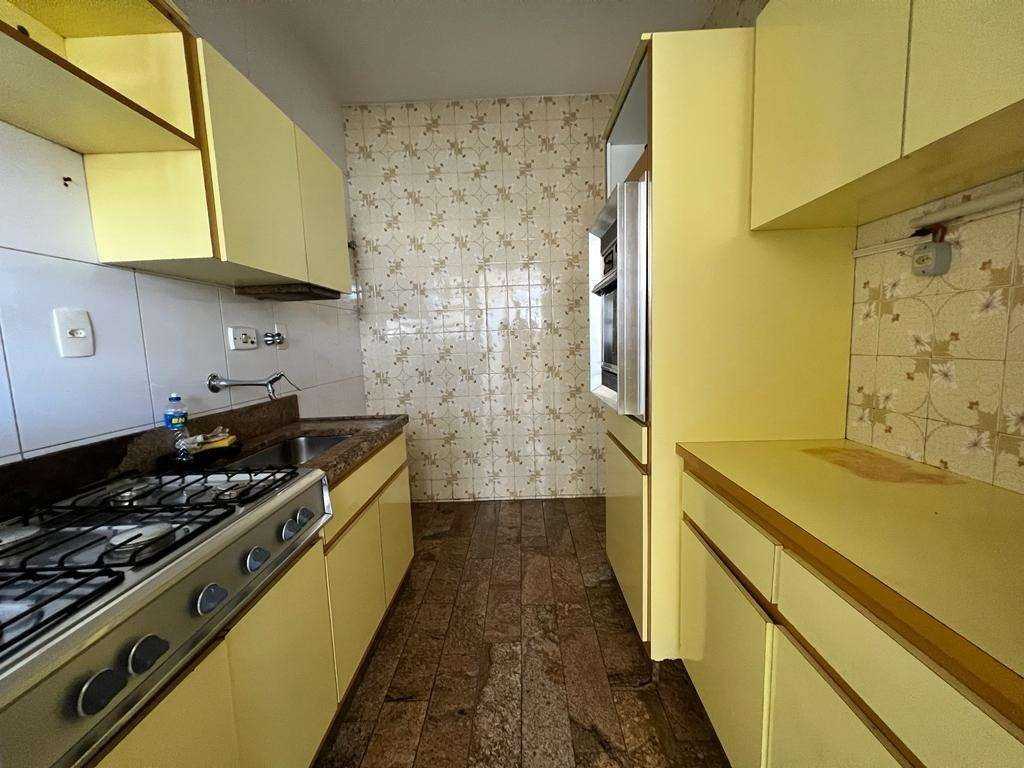 Apartamento à venda com 4 quartos, 180m² - Foto 8