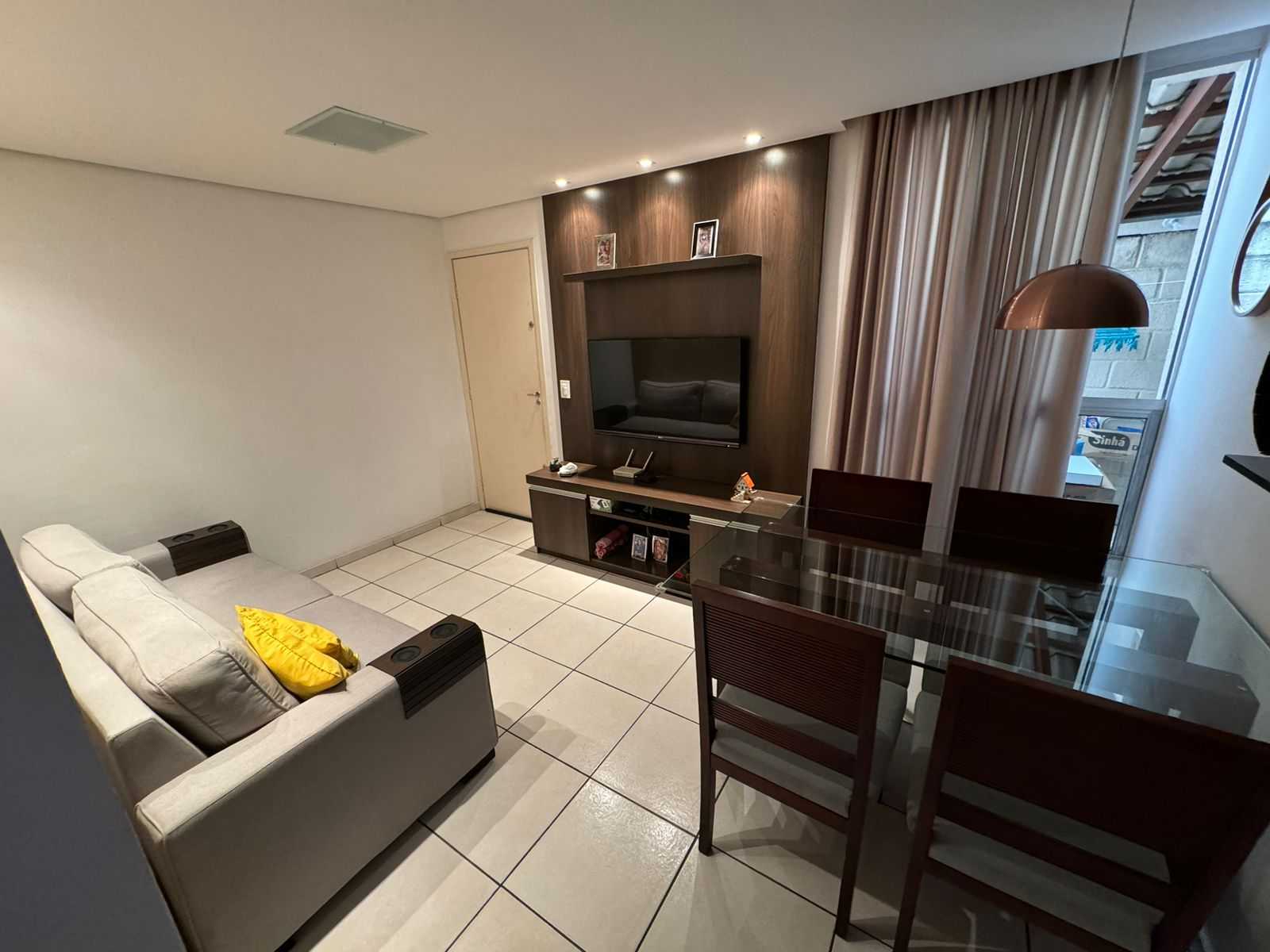 Apartamento à venda com 2 quartos, 75m² - Foto 1