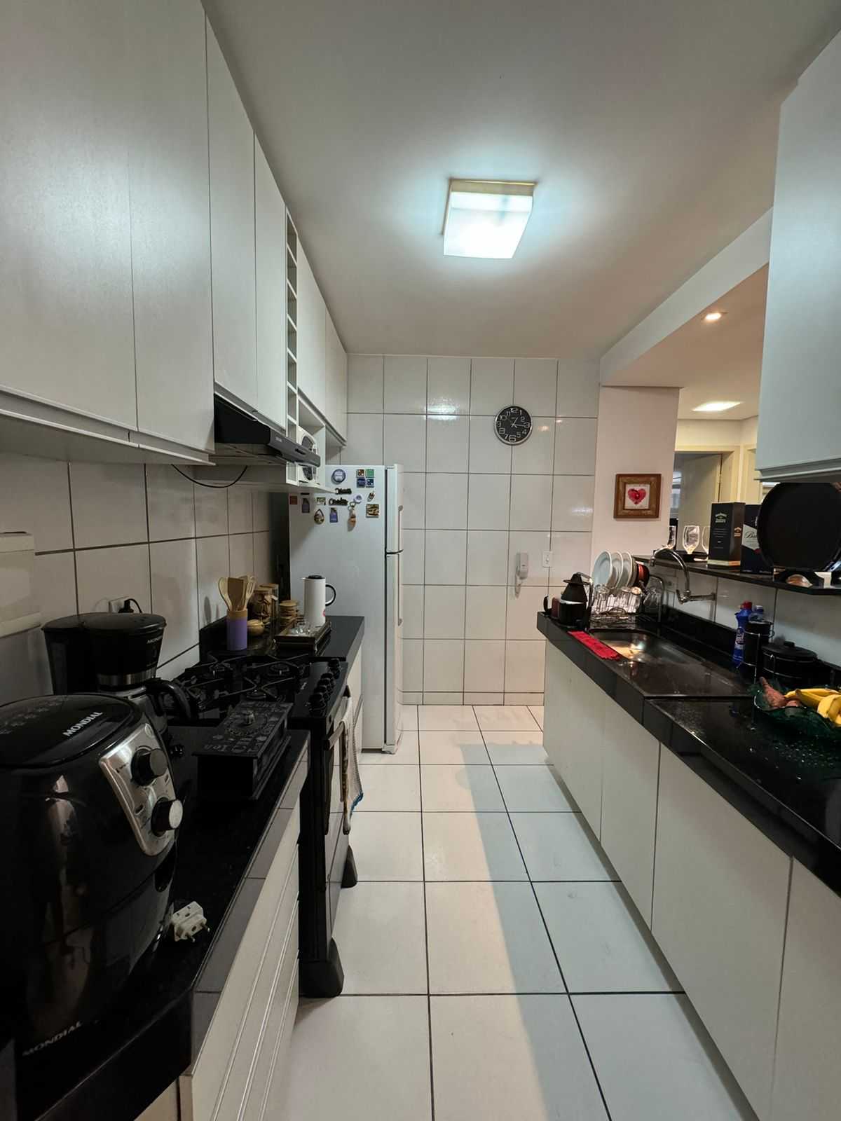 Apartamento à venda com 2 quartos, 75m² - Foto 14