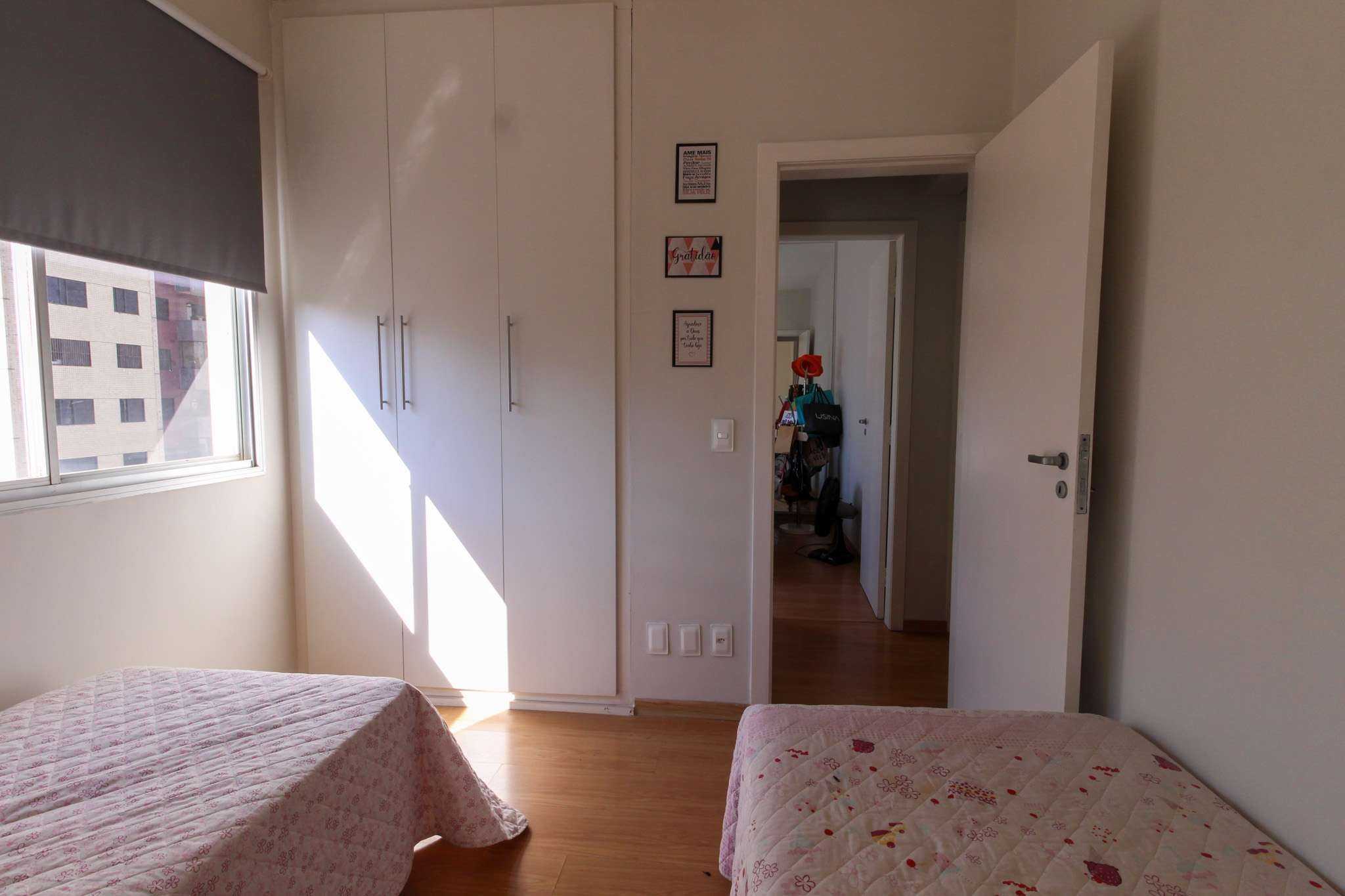 Apartamento à venda com 3 quartos, 90m² - Foto 4