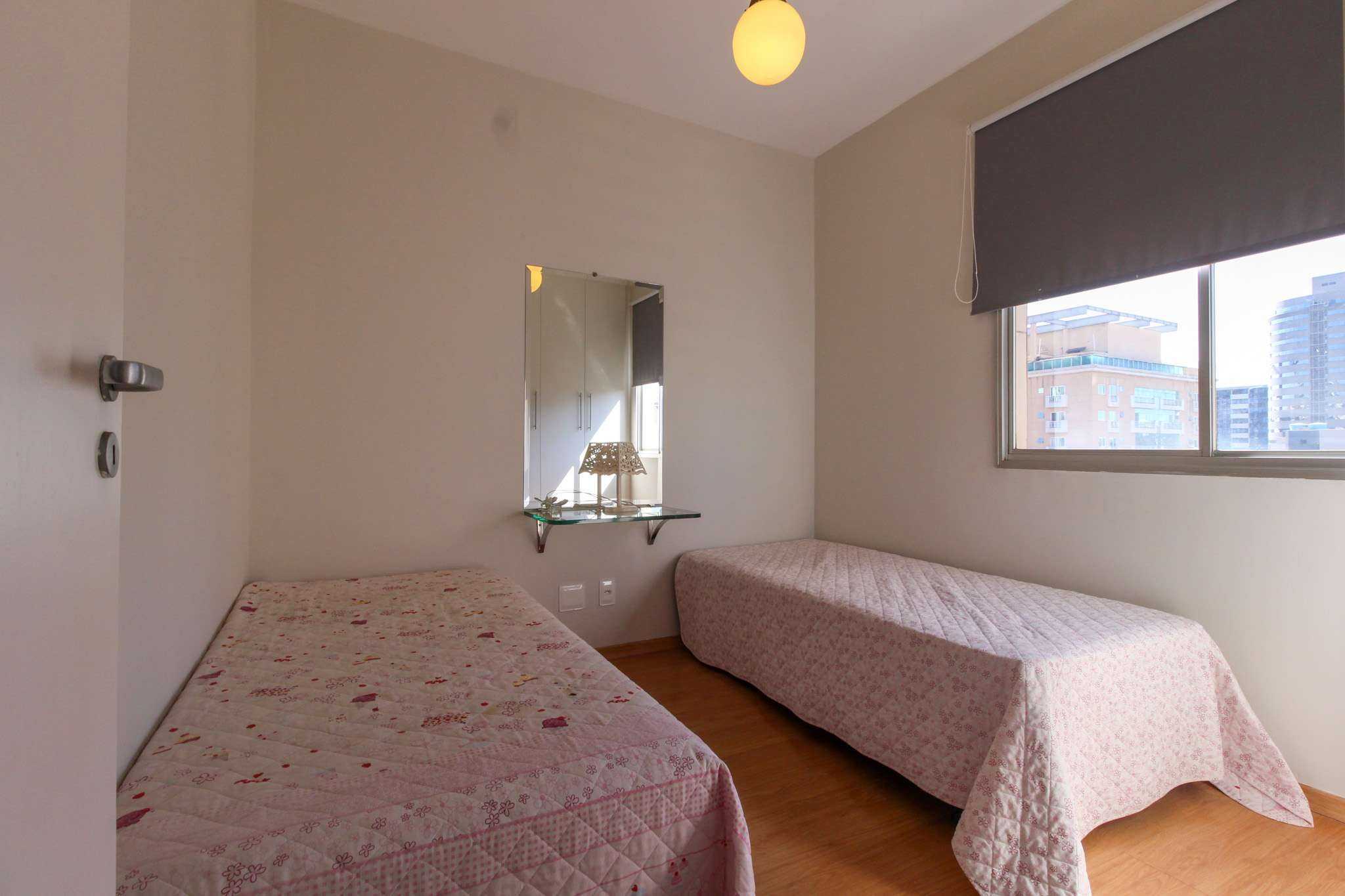 Apartamento à venda com 3 quartos, 90m² - Foto 3