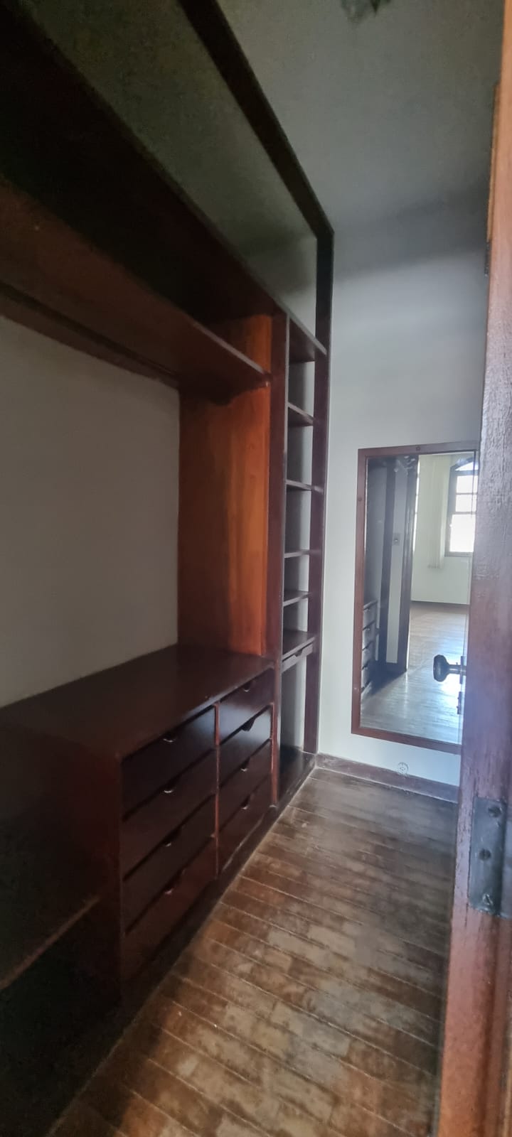 Casa para alugar com 4 quartos, 200m² - Foto 13